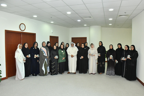 بمناسبة يوم المرأة البحرينية وزير شؤون مجلسي الشورى والنواب يستقبل موظفات الوزارة