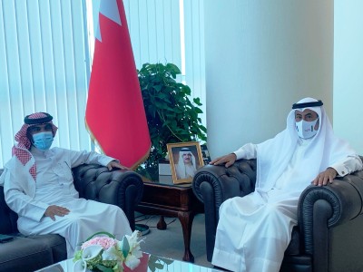 سعادة وزير شؤون مجلسي الشورى والنواب يستقبل سعادة النائب  عبدالله الدوسري