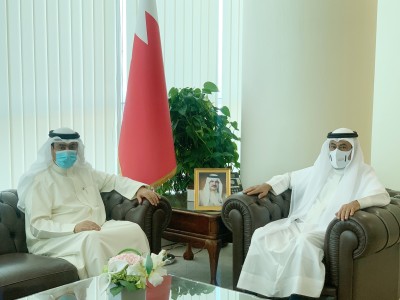 سعادة وزير شؤون مجلسي الشورى والنواب يستقبل سعادة النائب  عيسى يوسف الدوسري