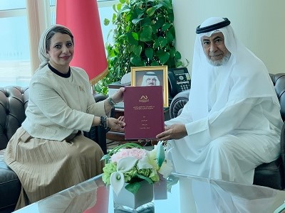 وزير شؤون مجلسي الشورى والنواب يستقبل المحامية سهى الخزرجي